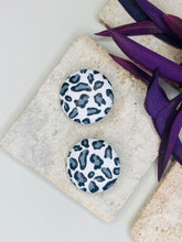 Load image into Gallery viewer, Gray Leopard
